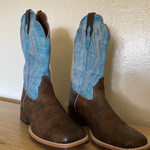 ARIAT square toe